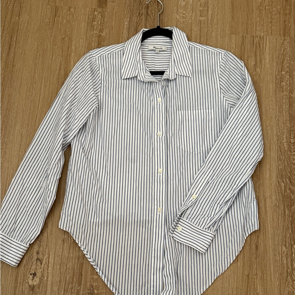 Madewell blue and White Striped Button-Down Shirt women’s size medium